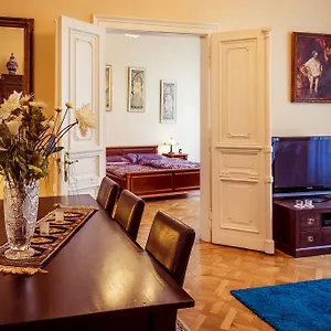 apartment-vodickova-11.praguehotelsweb.com/